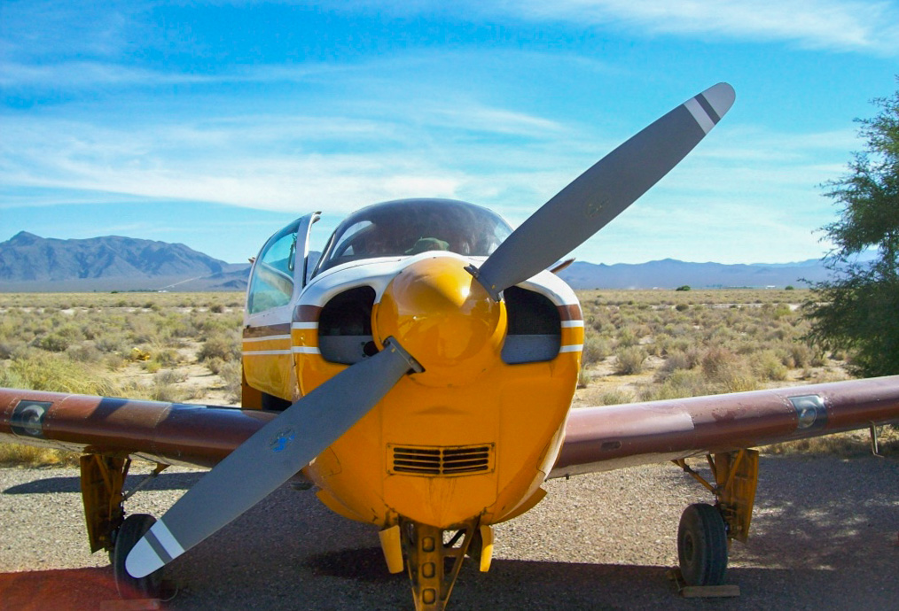 Hoover Dam plane