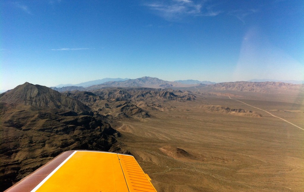 Hoover Dam plane