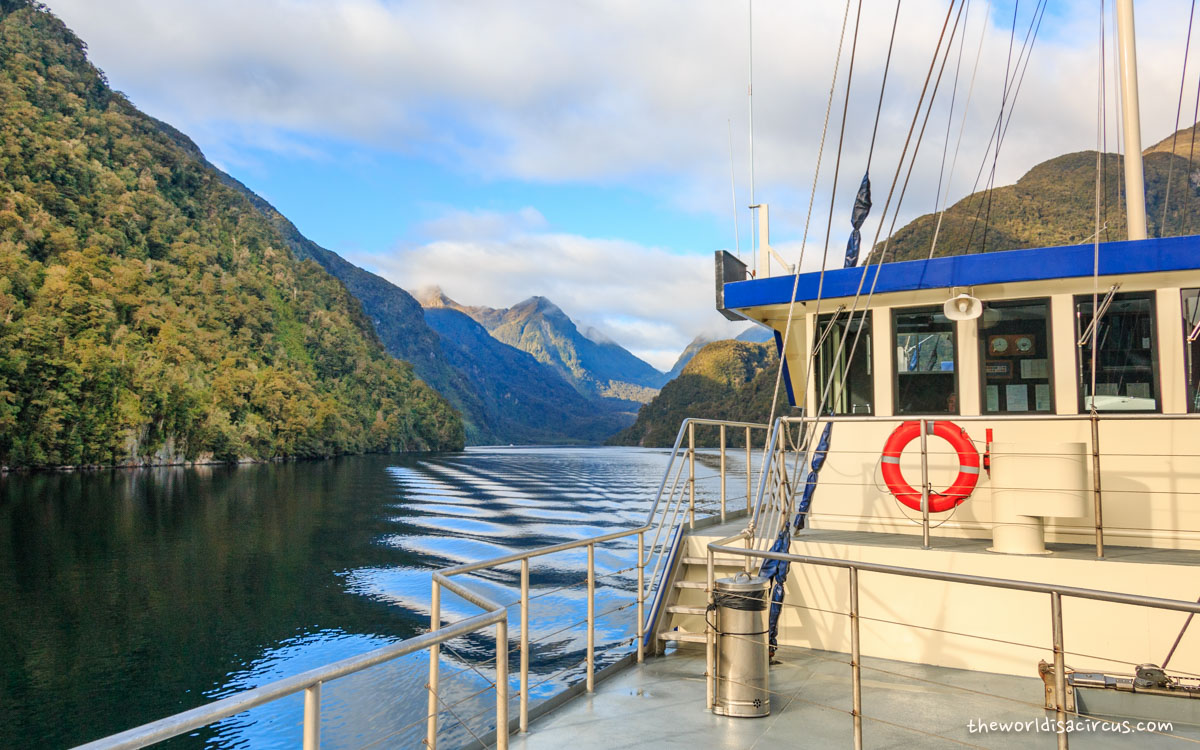 Doubtful Sound cruising